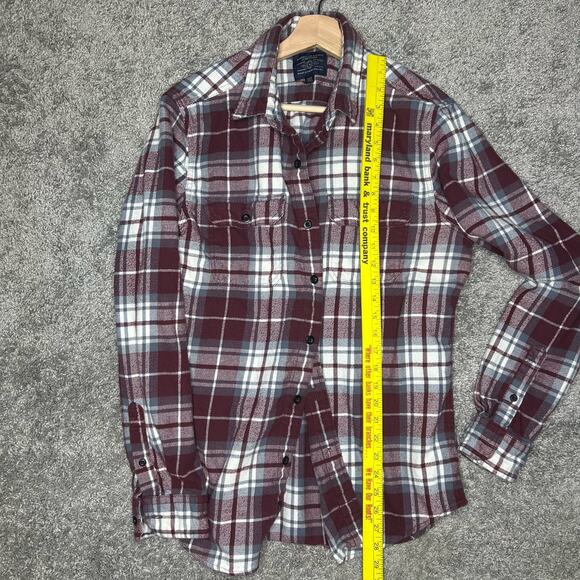 American Eagle Men's flannel Size Medium burgundy button down casual - Picture 4 of 5